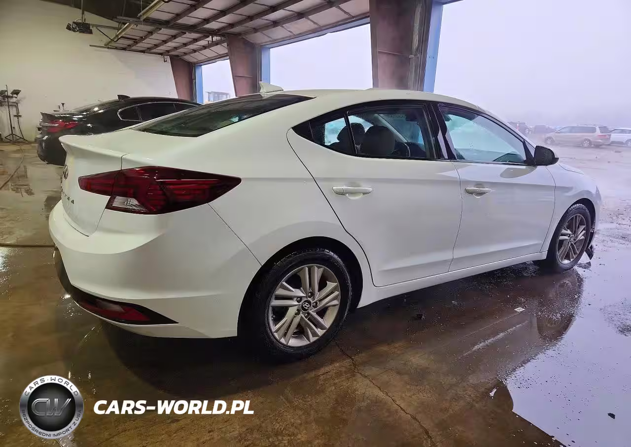 2019 Hyundai Elantra Sel VIN:5NPD84LF1KH470853 - 3