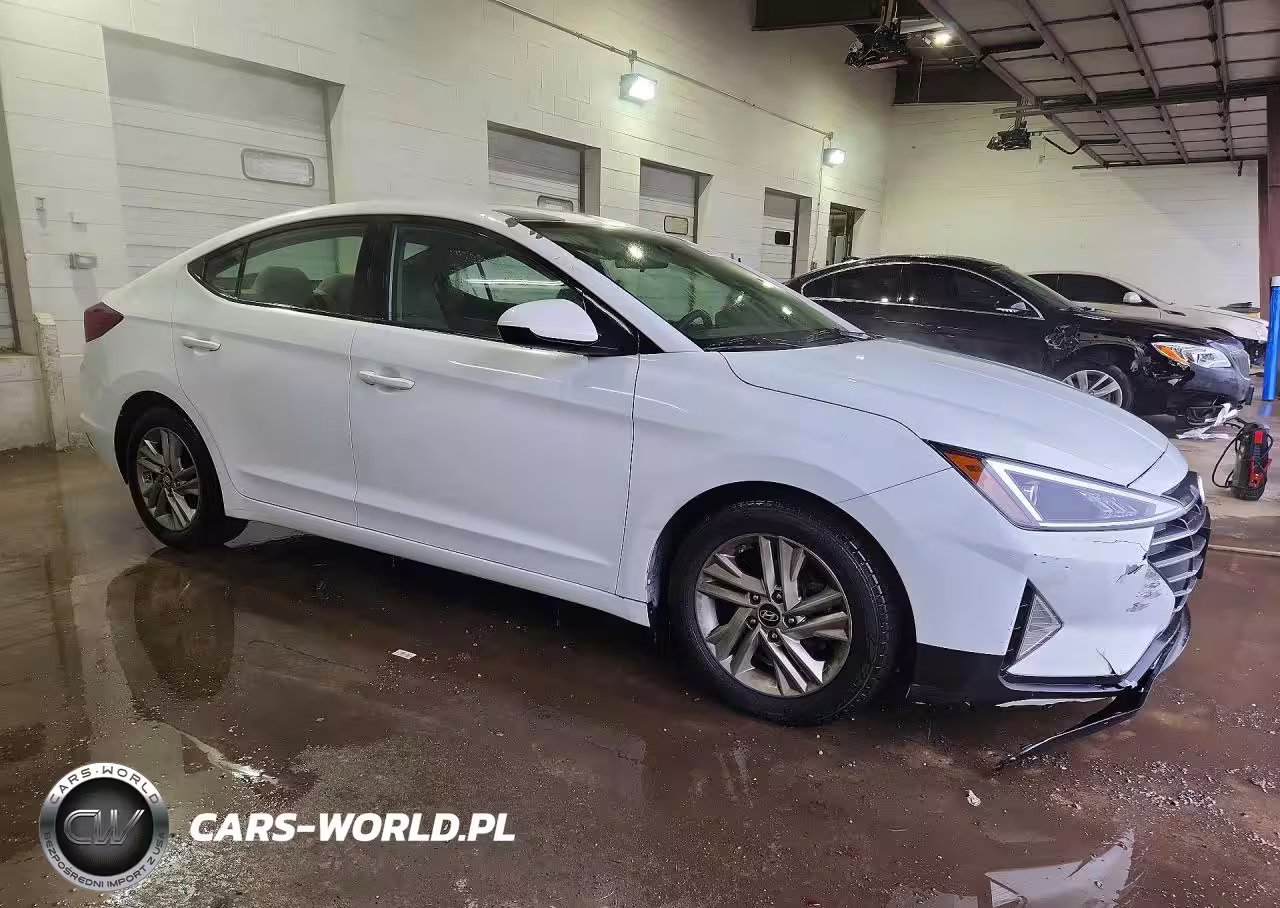 2019 Hyundai Elantra Sel VIN:5NPD84LF1KH470853 - 4