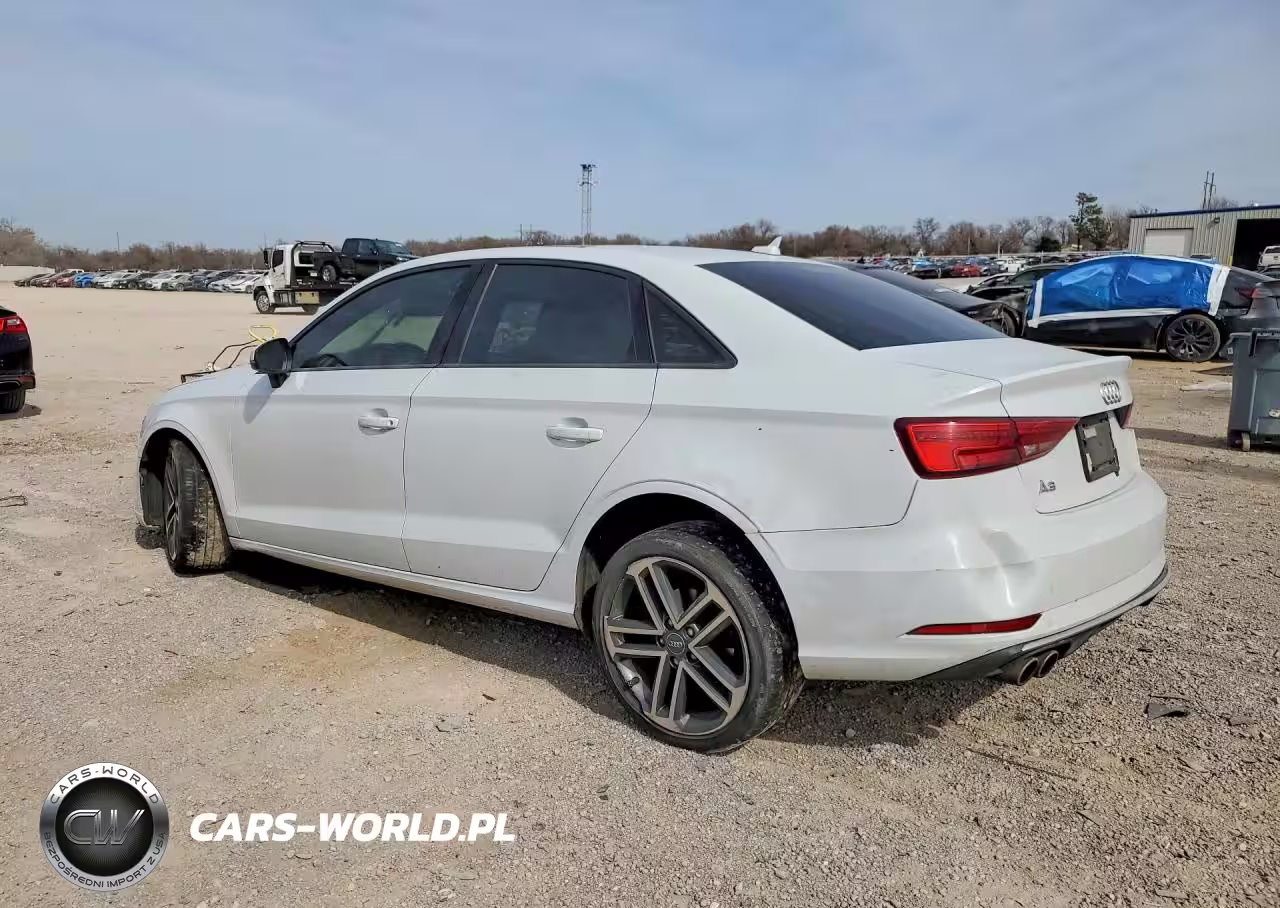 2017 Audi A3 Premium VIN:WAUAUGFF5H1042518 - 2