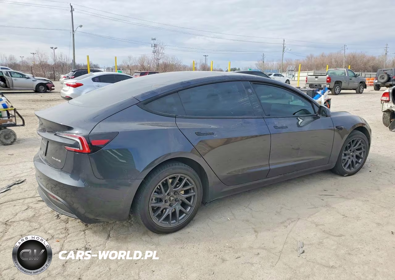 2024 Tesla Model 3 VIN:5YJ3E1EB5RF816005 - 3