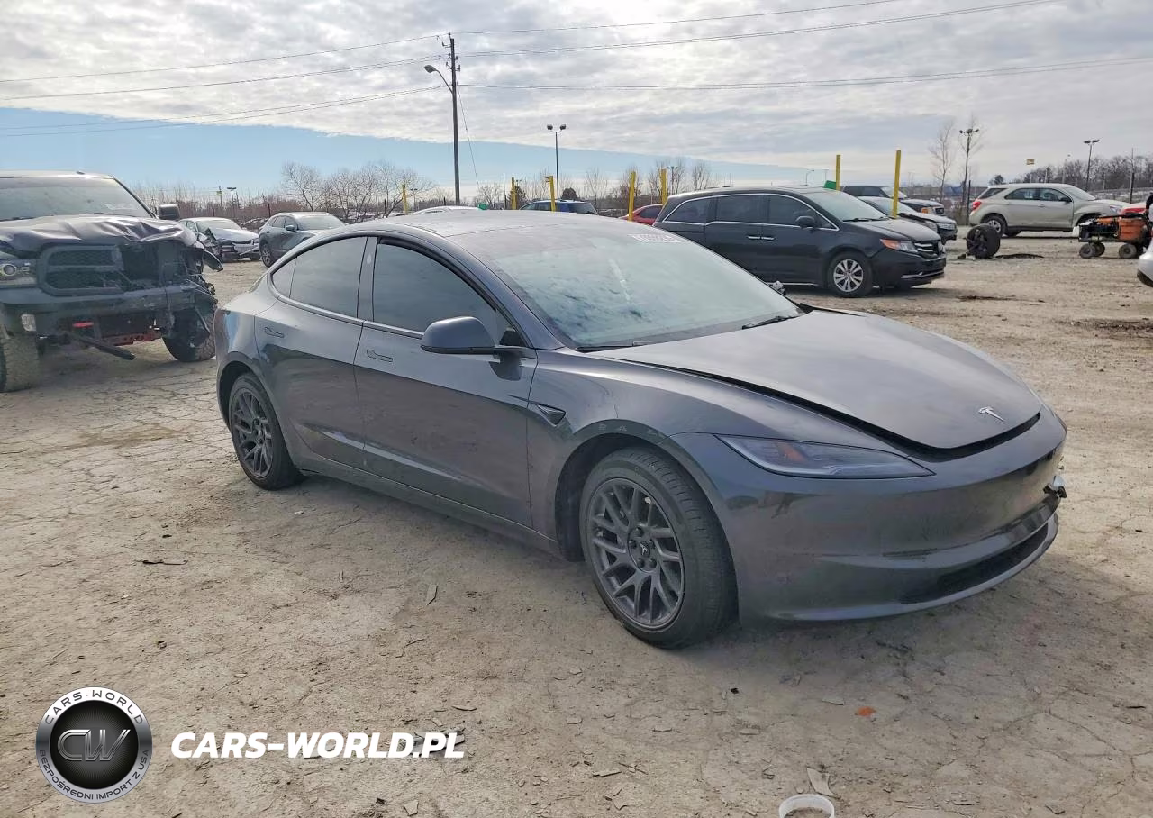 2024 Tesla Model 3 VIN:5YJ3E1EB5RF816005 - 4