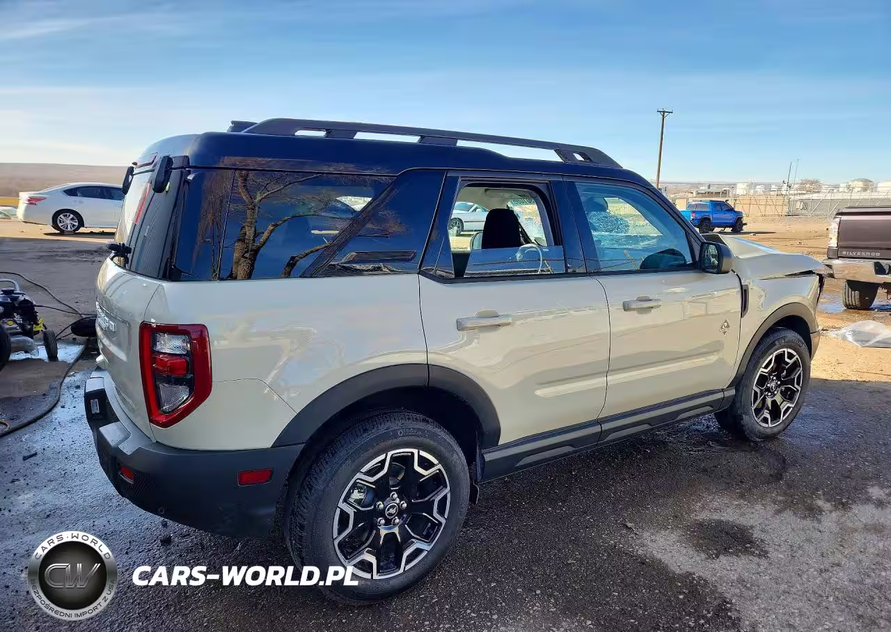 2025 Ford Bronco Sport Outer Banks VIN:3FMCR9CN5SRF40876 - 3