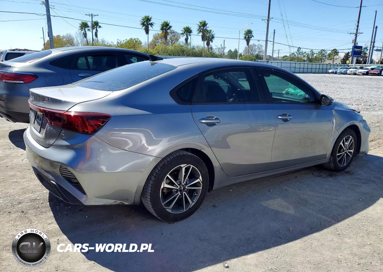 2023 Kia Forte Lxs VIN:3KPF24AD1PE603554 - 3