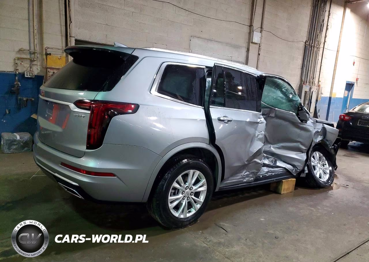 2025 Cadillac Xt6 Luxury VIN:1GYKPBR43SZ151087 - 3