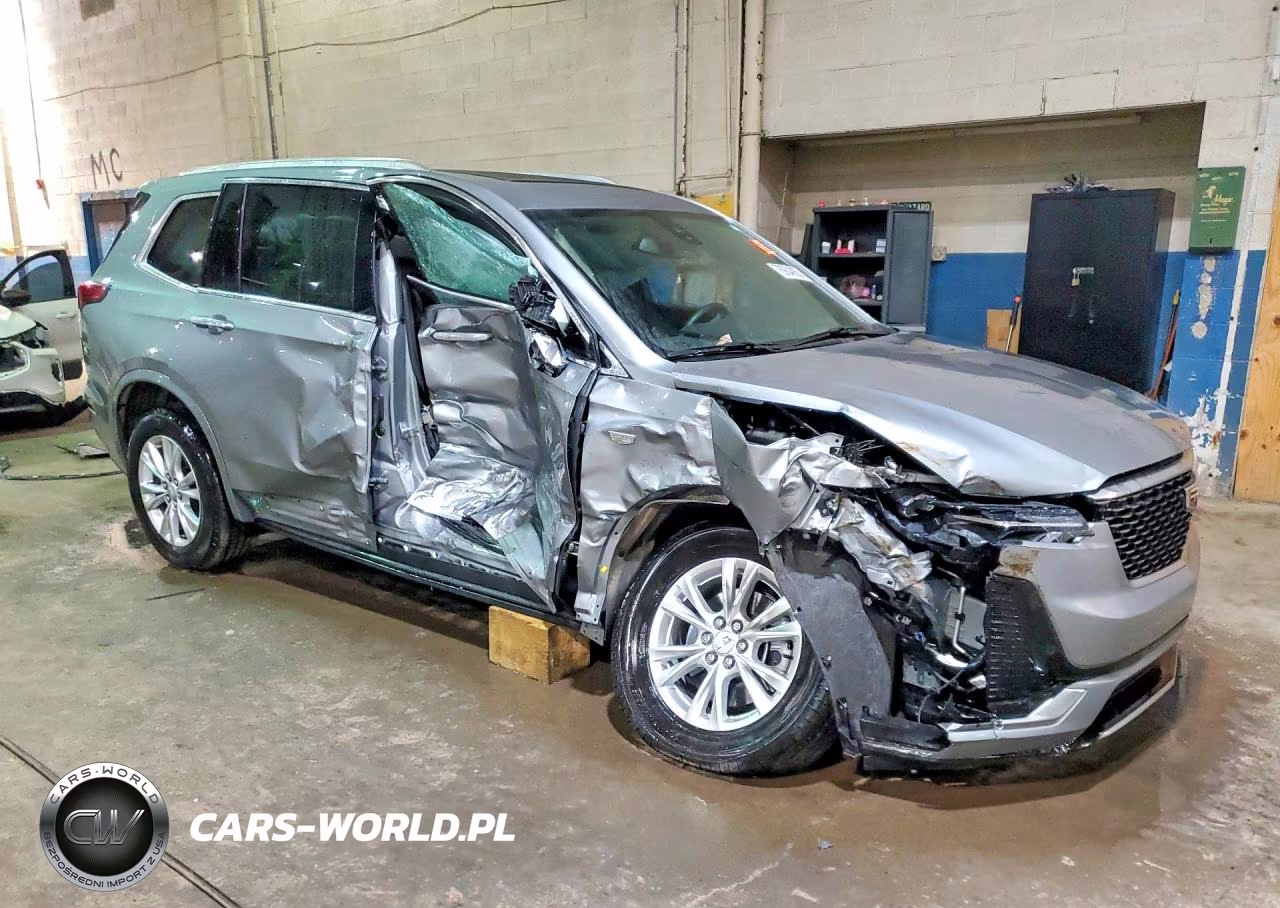 2025 Cadillac Xt6 Luxury VIN:1GYKPBR43SZ151087 - 4
