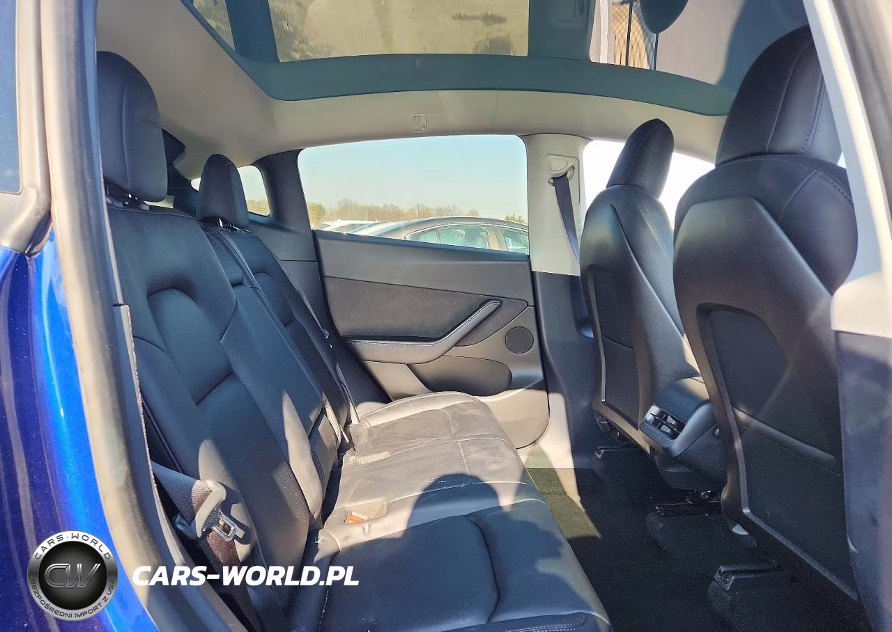 2020 Tesla Model Y VIN:5YJYGDEF9LF000829 - 10