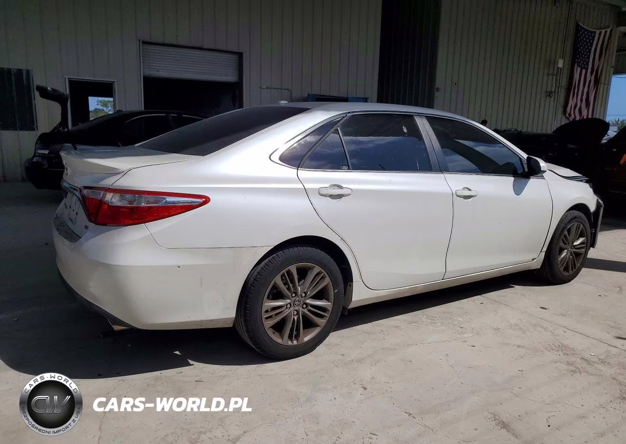 2016 Toyota Camry Le VIN:4T1BF1FKXGU175179 - 3