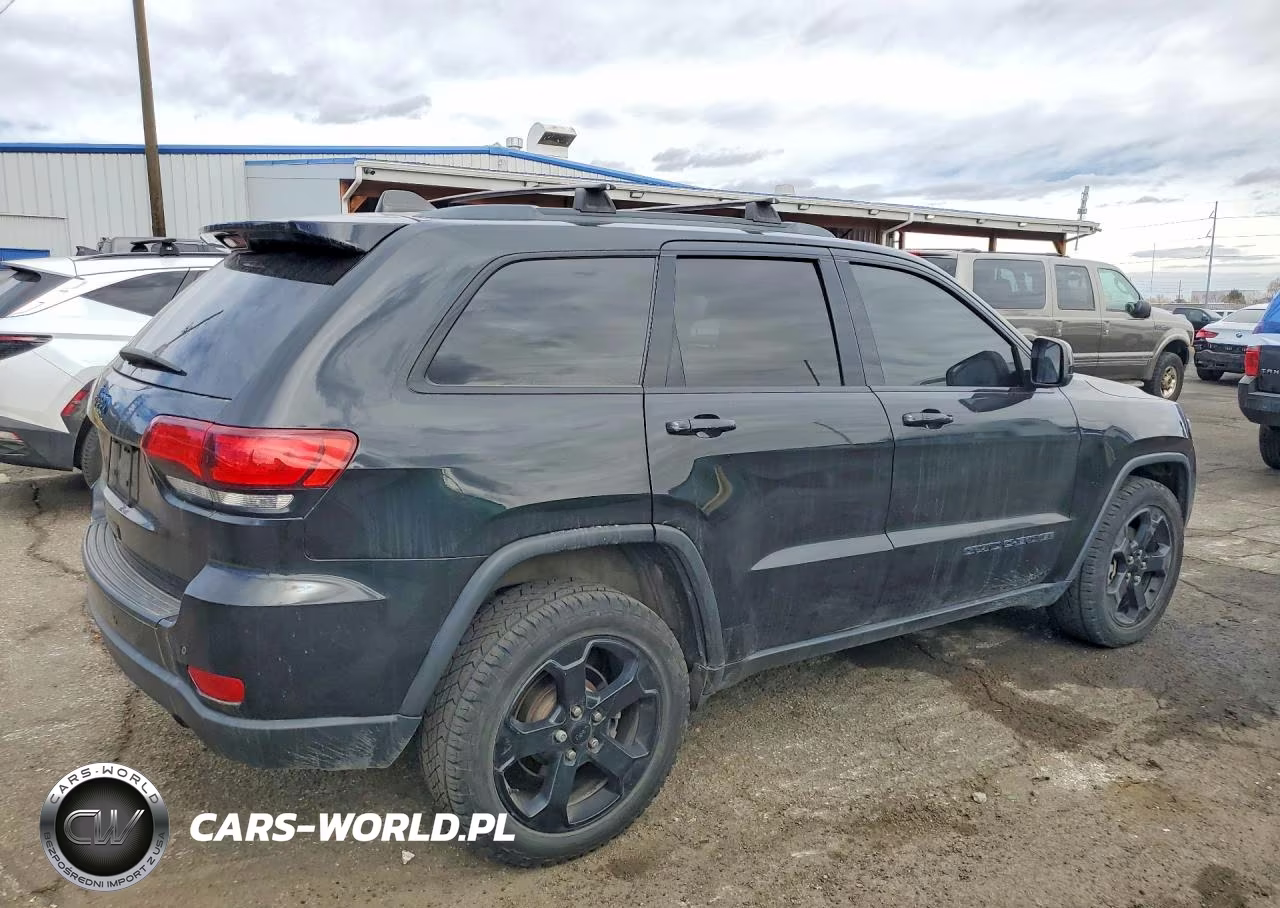 2018 Jeep Grand Cherokee Laredo VIN:1C4RJFAG8JC466441 - 3