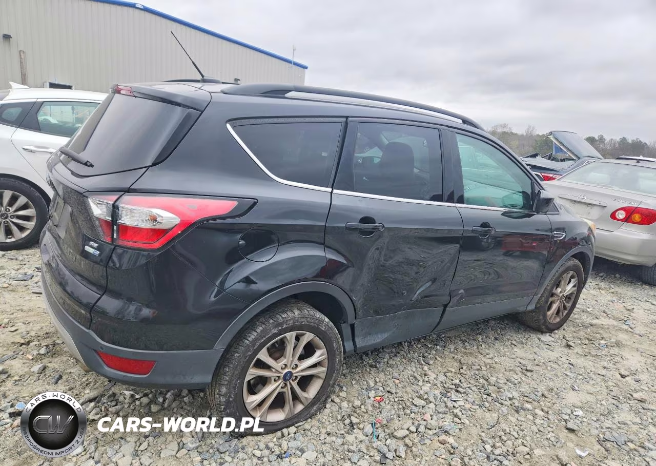2017 Ford Escape Se VIN:1FMCU9GD4HUE00156 - 3