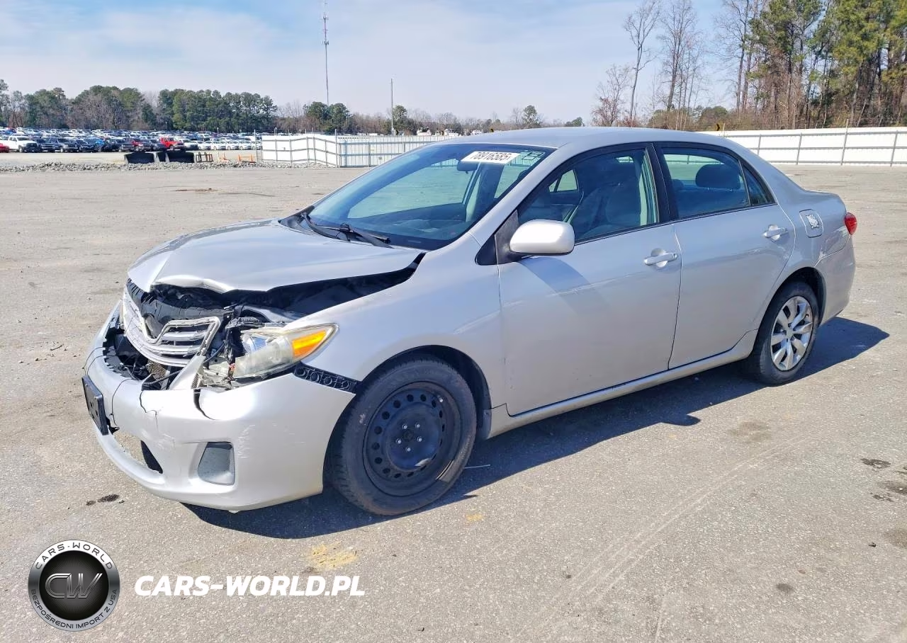 2013 Toyota Corolla Le – zdjęcie 1 z 12