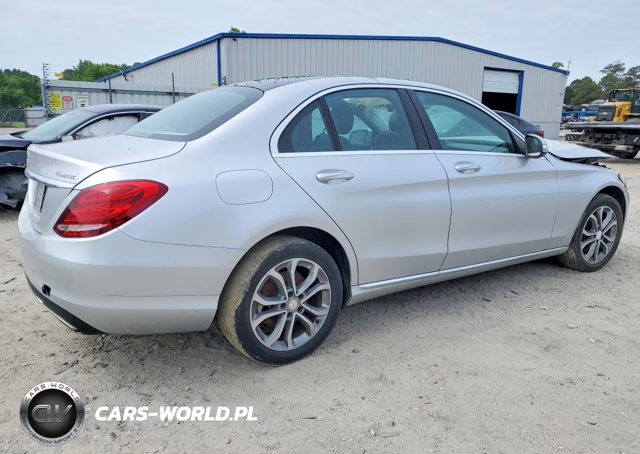 2015 Mercedes Benz C 300 4Matic VIN:55SWF4KB7FU005798 - 3