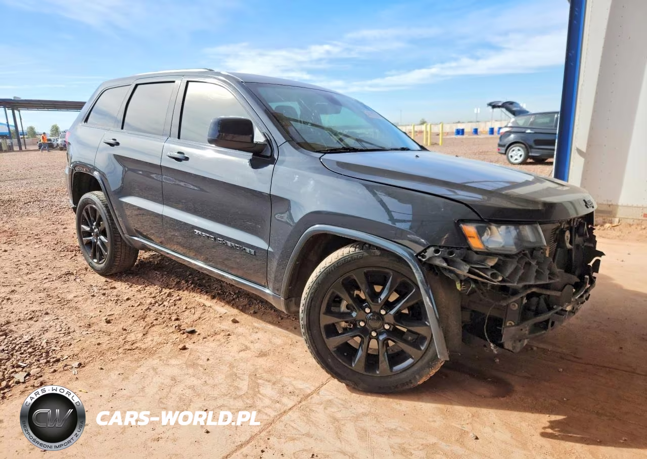 2018 Jeep Grand Cherokee Laredo VIN:1C4RJFAGXJC334118 - 4