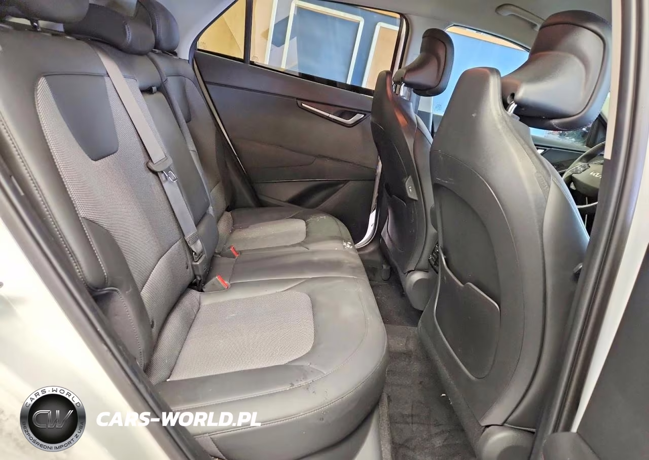 2024 Kia Niro Plug-In Hybrid Ex VIN:KNDCS3LF2R5209121 - 10