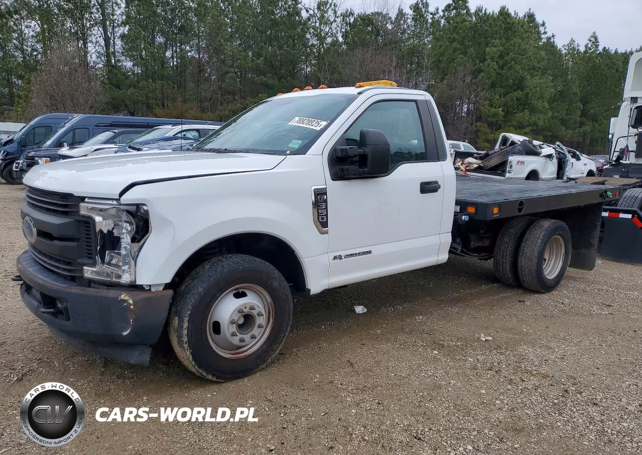 2017 Ford F350 Super Duty Flatbed Truck