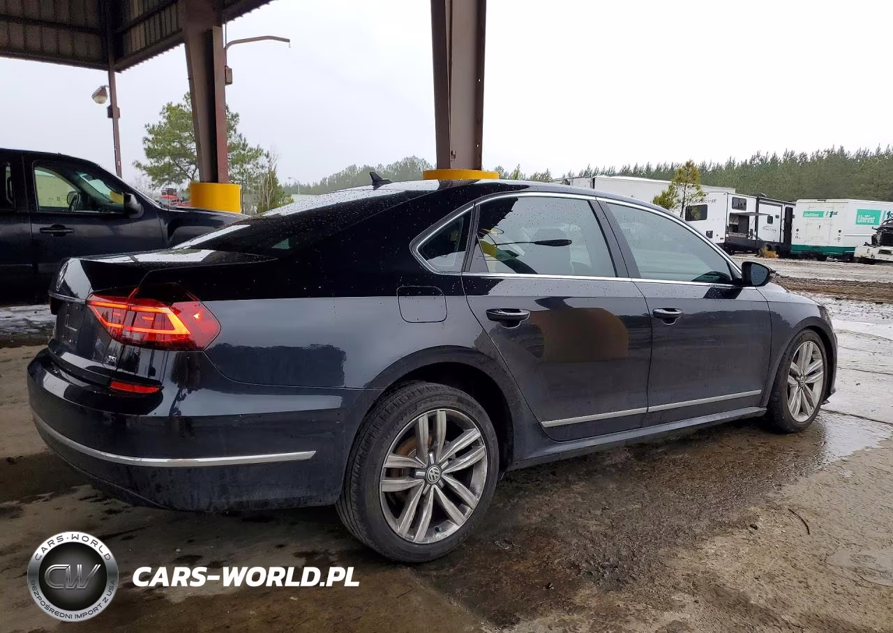 2017 Volkswagen Passat Sel Premium VIN:1VWCT7A37HC071712 - 3