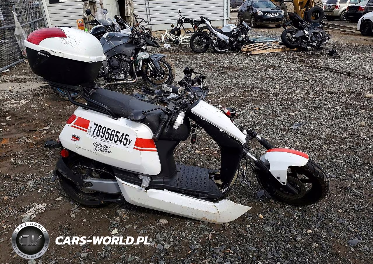 2022 Vespa Generic Sc – zdjęcie 1 z 9