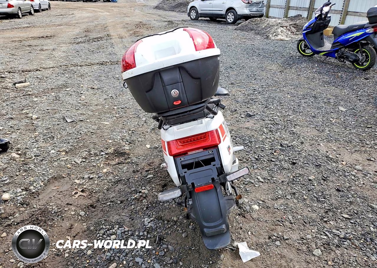 2022 Vespa Generic Sc VIN:HA6N1T4F5N3000061 - 4