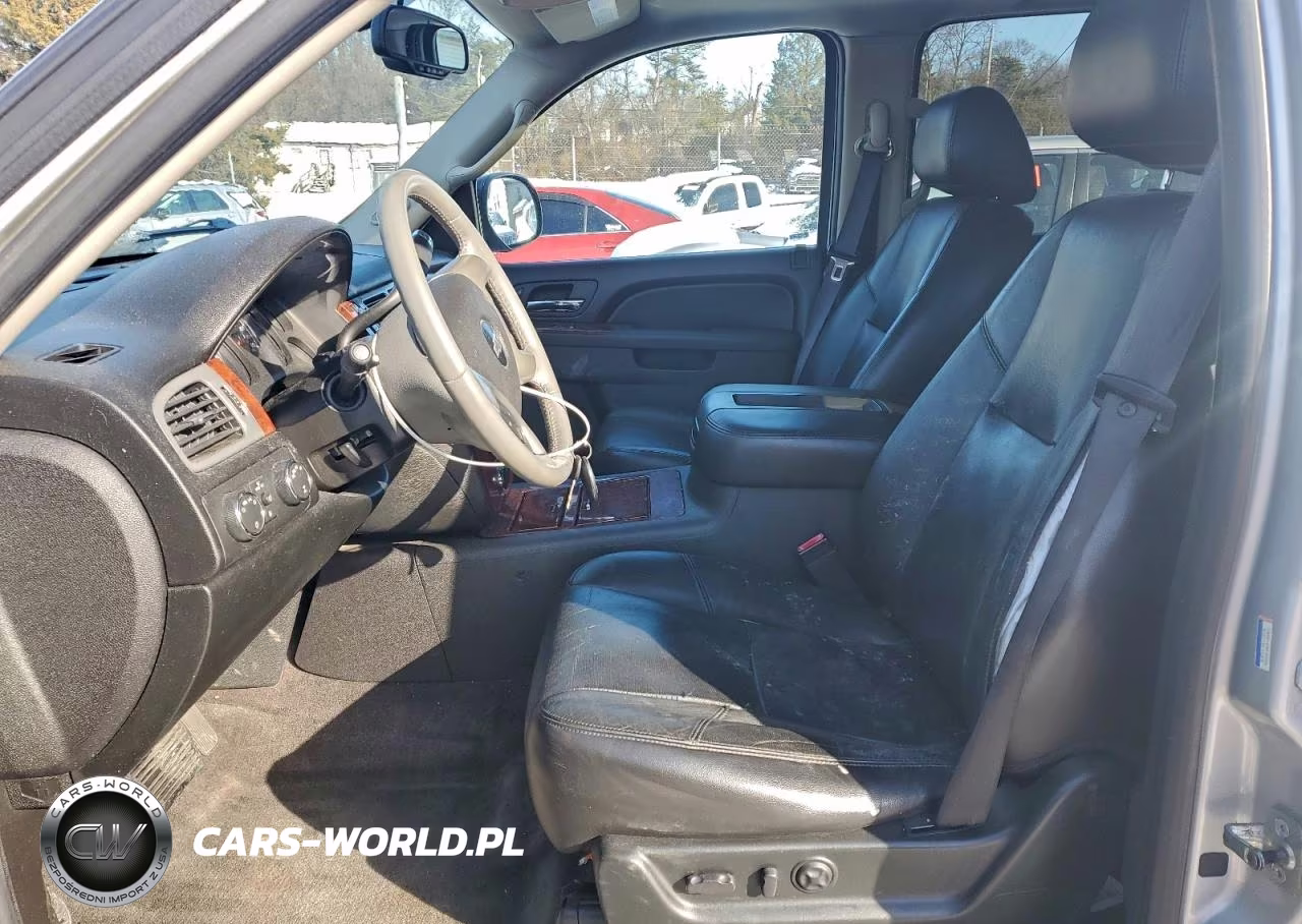 2010 Chevrolet Suburban K1500 Ltz VIN:1GNUKKE3XAR171241 - 7