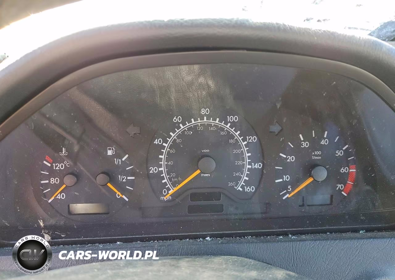 2000 Mercedes Benz C 230 VIN:WDBHA24G5YA833560 - 9