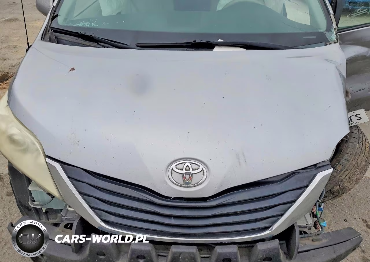 2011 Toyota Sienna Le 8-Passenger VIN:5TDKK3DC1BS114663 - 12