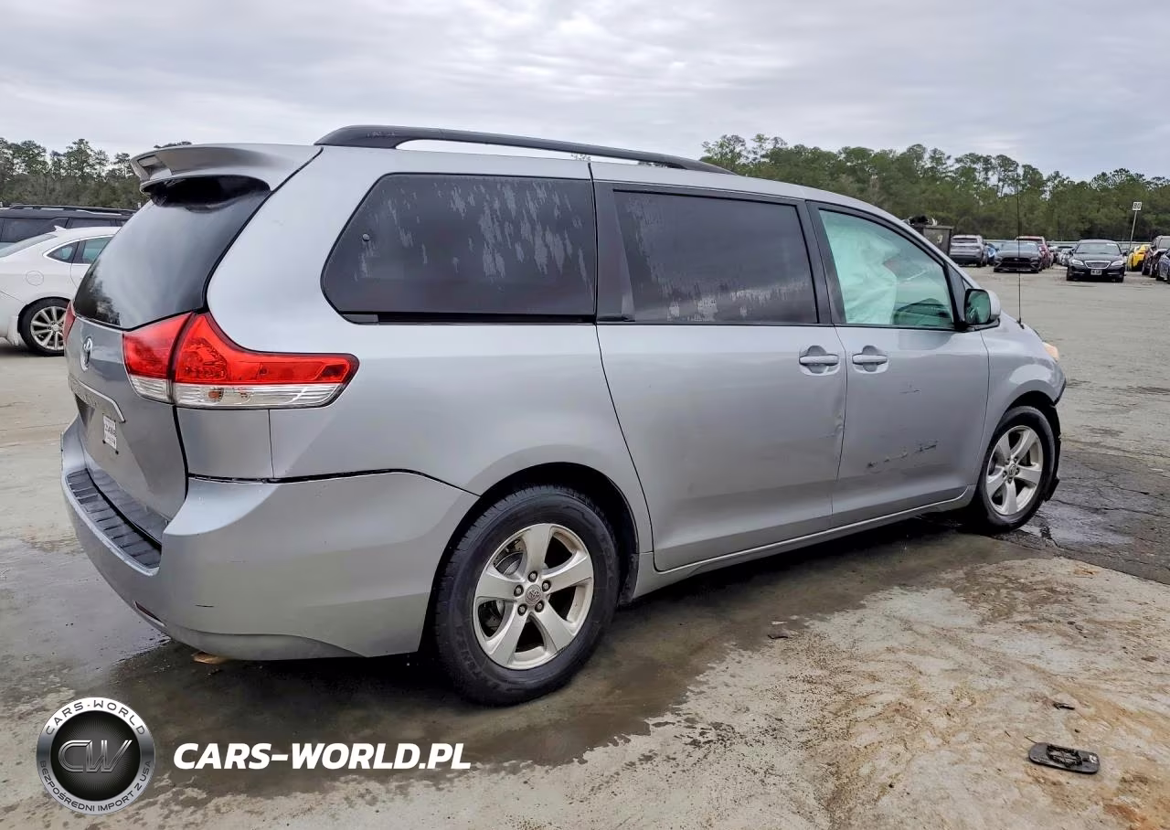 2011 Toyota Sienna Le 8-Passenger VIN:5TDKK3DC1BS114663 - 3