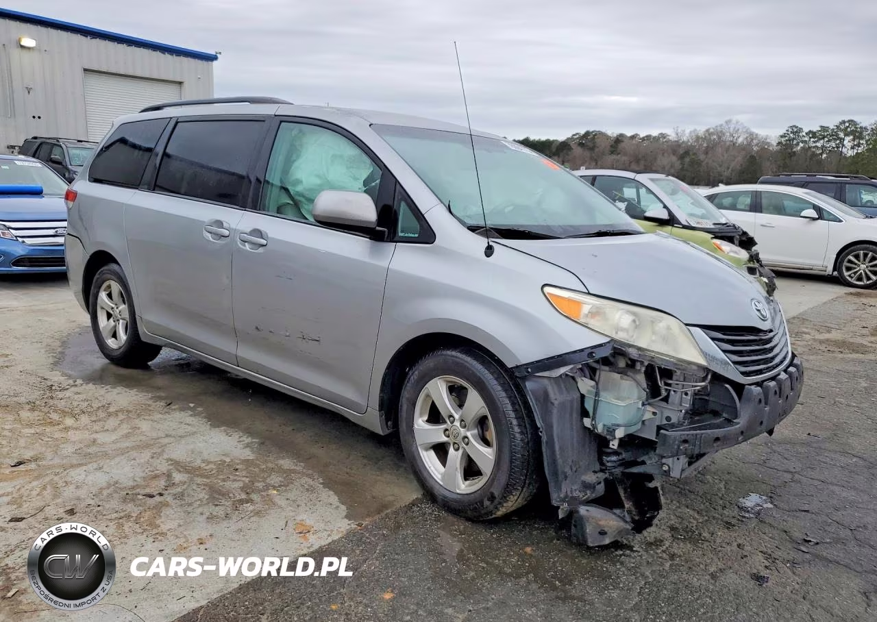 2011 Toyota Sienna Le 8-Passenger VIN:5TDKK3DC1BS114663 - 4