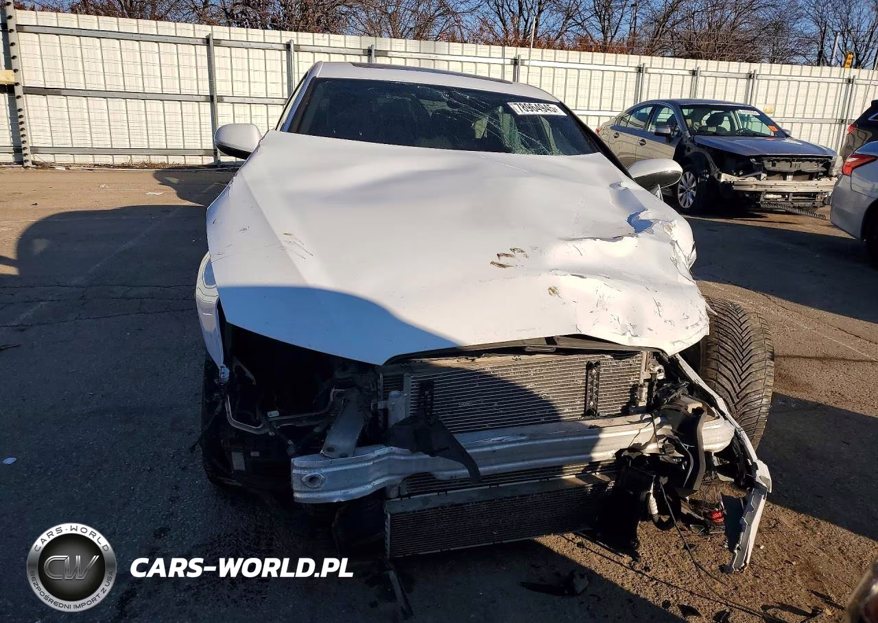 2012 Audi A6 Premium Plus VIN:WAUGGAFC8CN137418 - 5