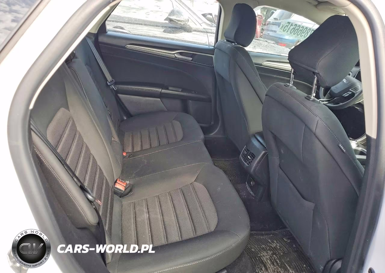 2020 Ford Fusion Se VIN:3FA6P0HD9LR162247 - 10