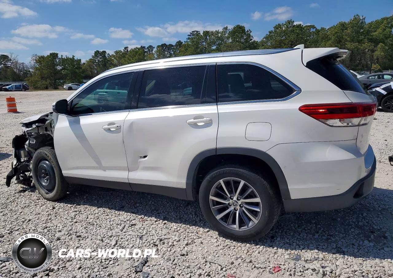 2019 Toyota Highlander Xle VIN:5TDKZRFHXKS558065 - 2
