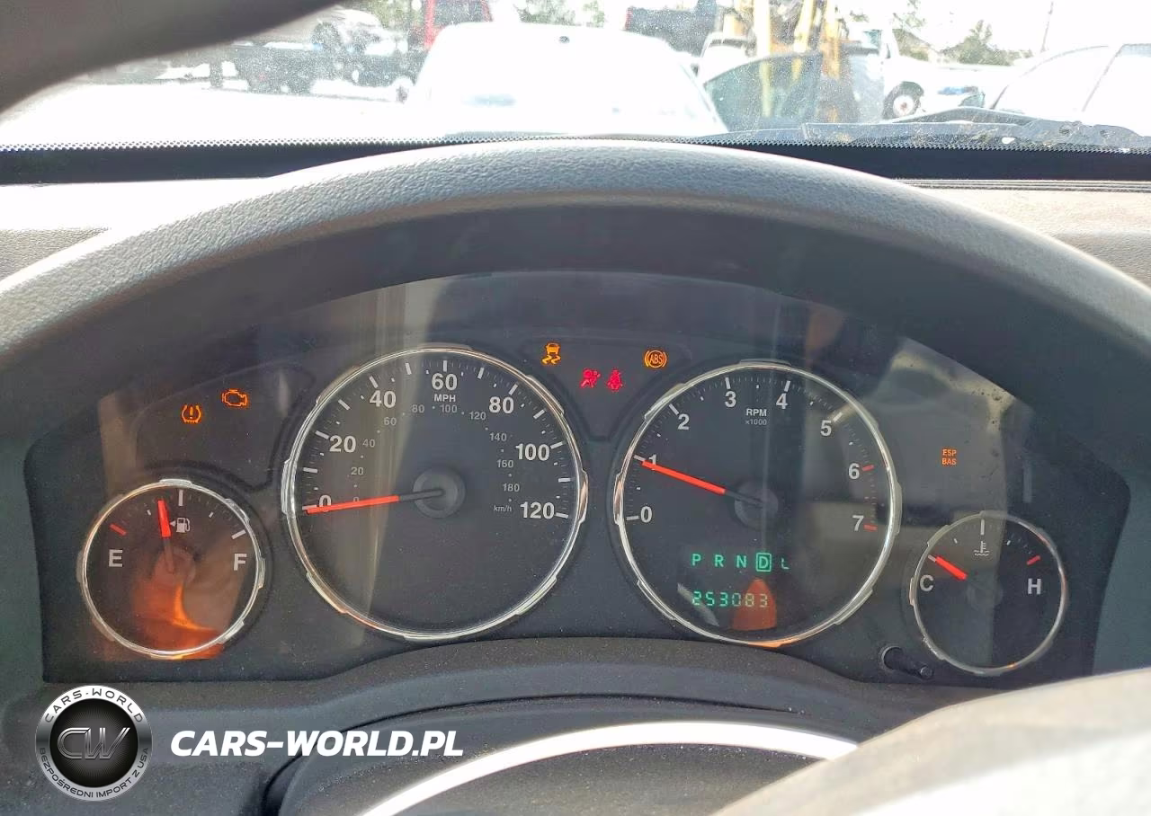 2008 Jeep Liberty Sport VIN:1J8GP28K28W187657 - 9