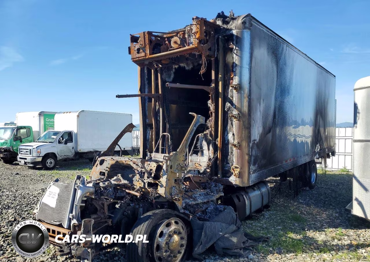 2024 Peterbilt 536 Refrigerated Box Truck