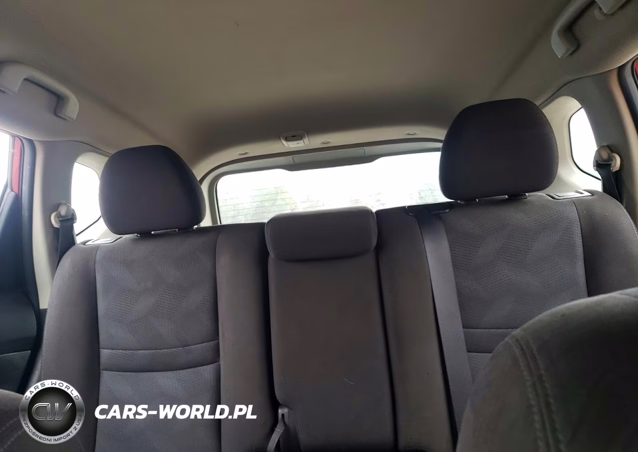 2015 Nissan Rogue S VIN:KNMAT2MV1FP542964 - 10