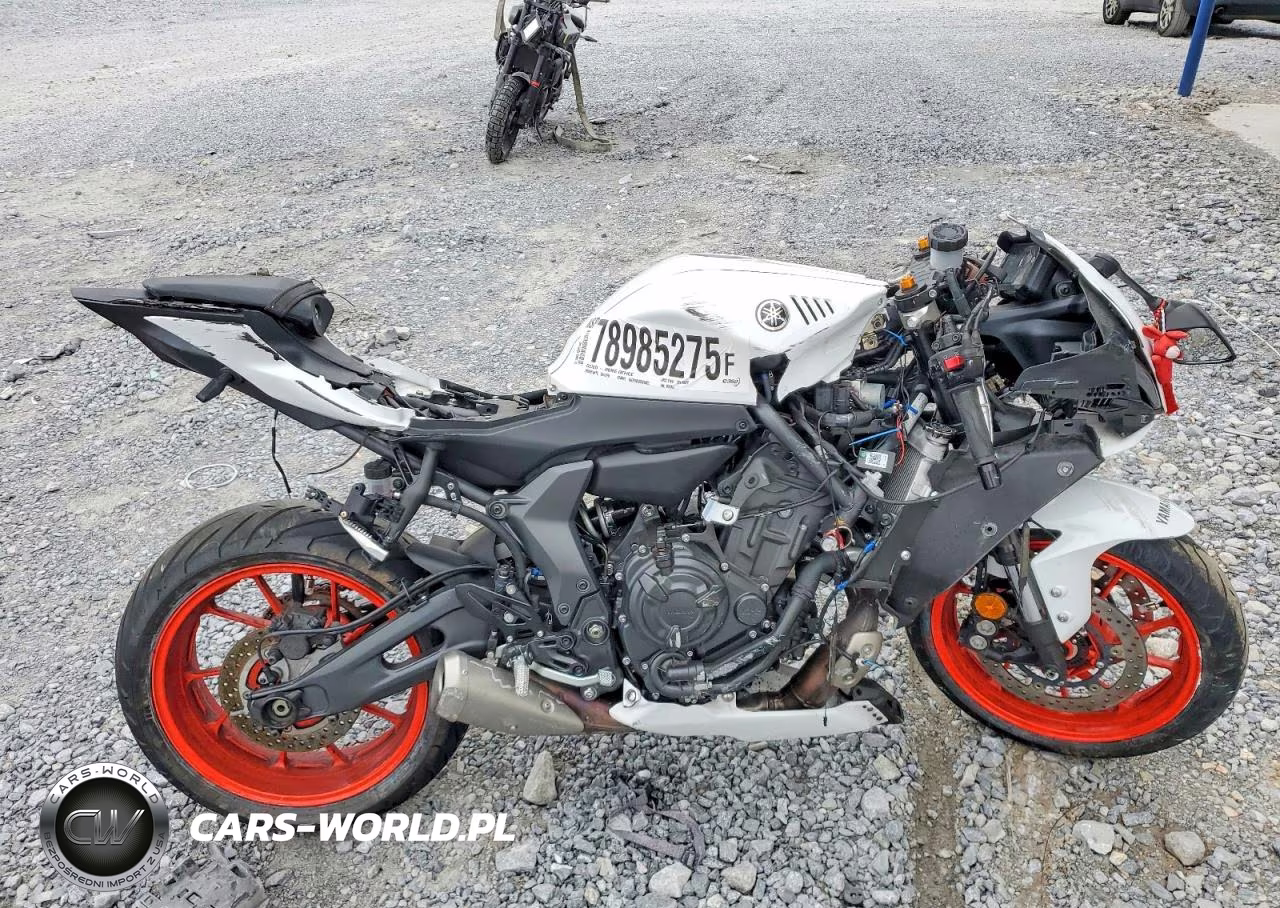 2023 Yamaha Yzfr7
