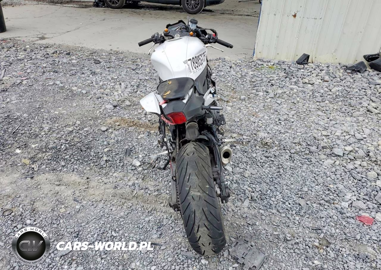 2023 Yamaha Yzfr7 VIN:JYARM38E5PA006972 - 4