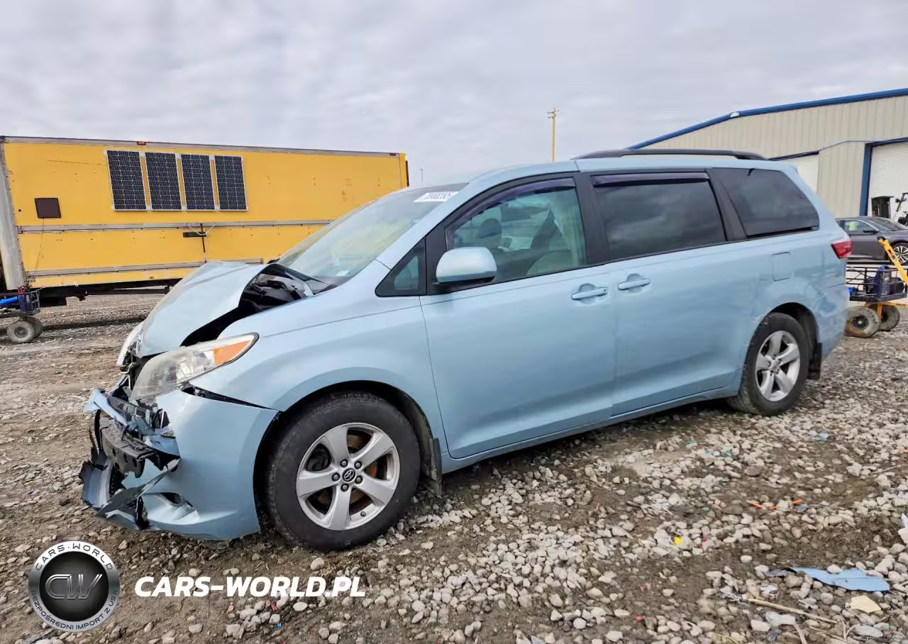 2016 Toyota Sienna Le 8 Passenger