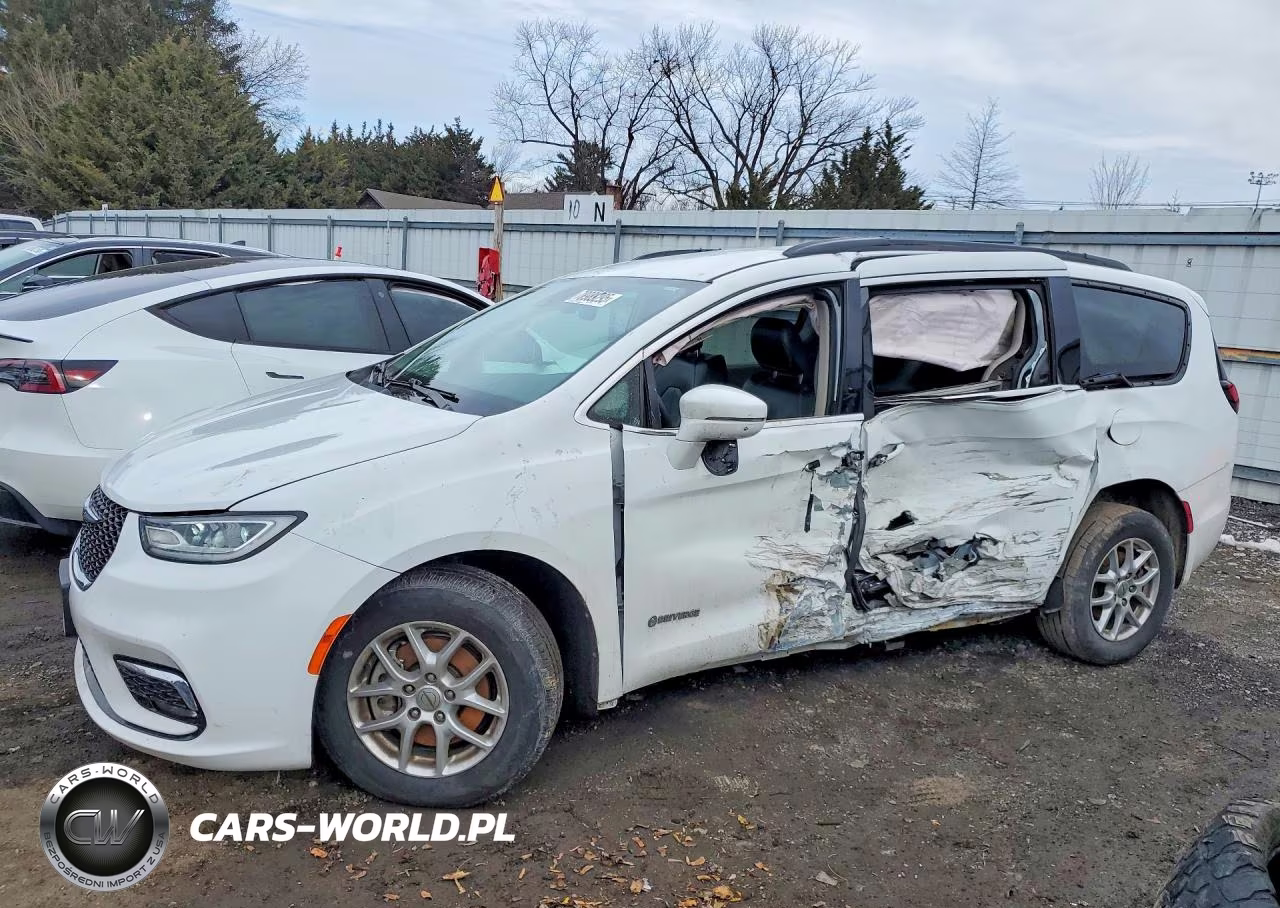 2022 Chrysler Pacifica Touring L