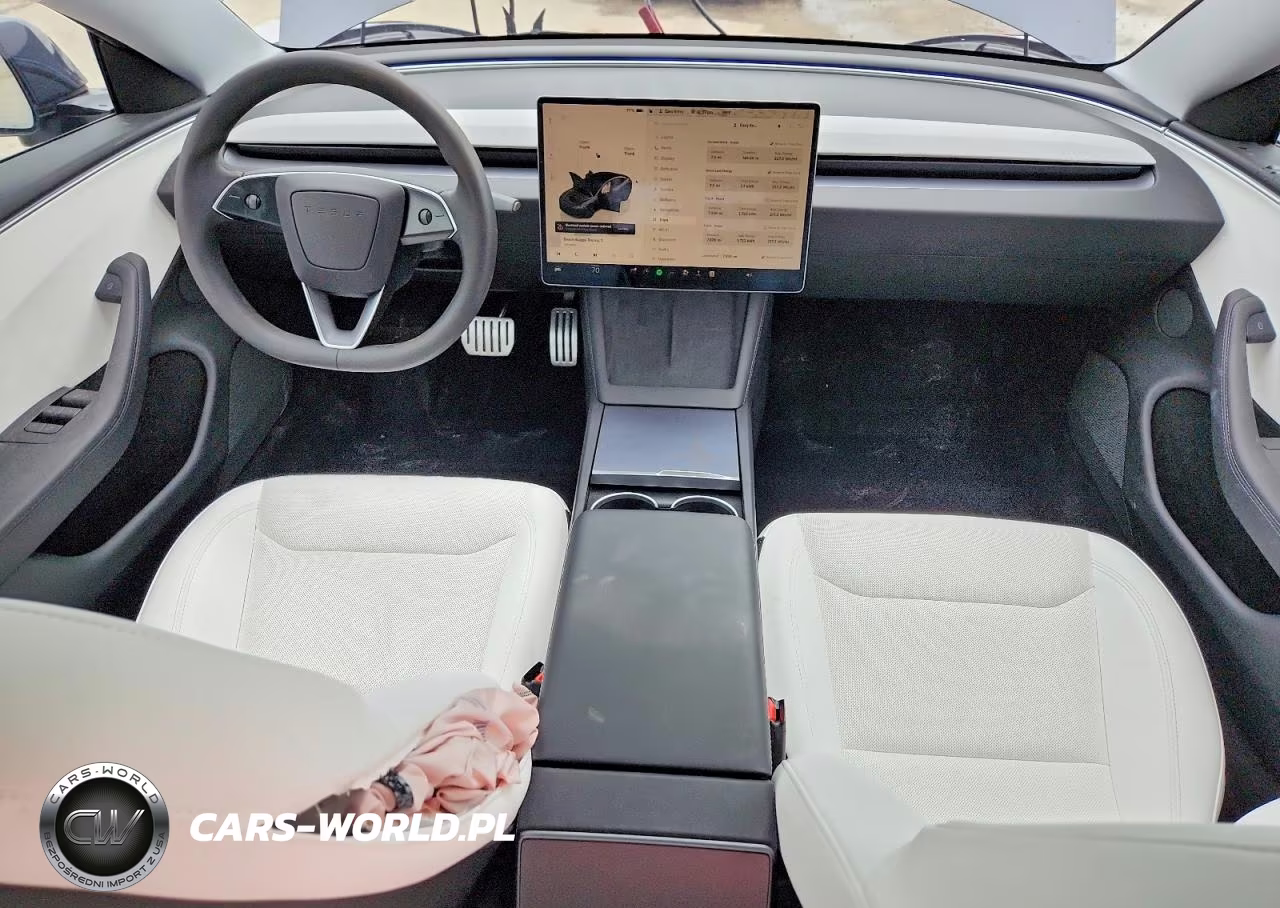 2025 Tesla Model 3 VIN:5YJ3E1EB3SF935130 - 8