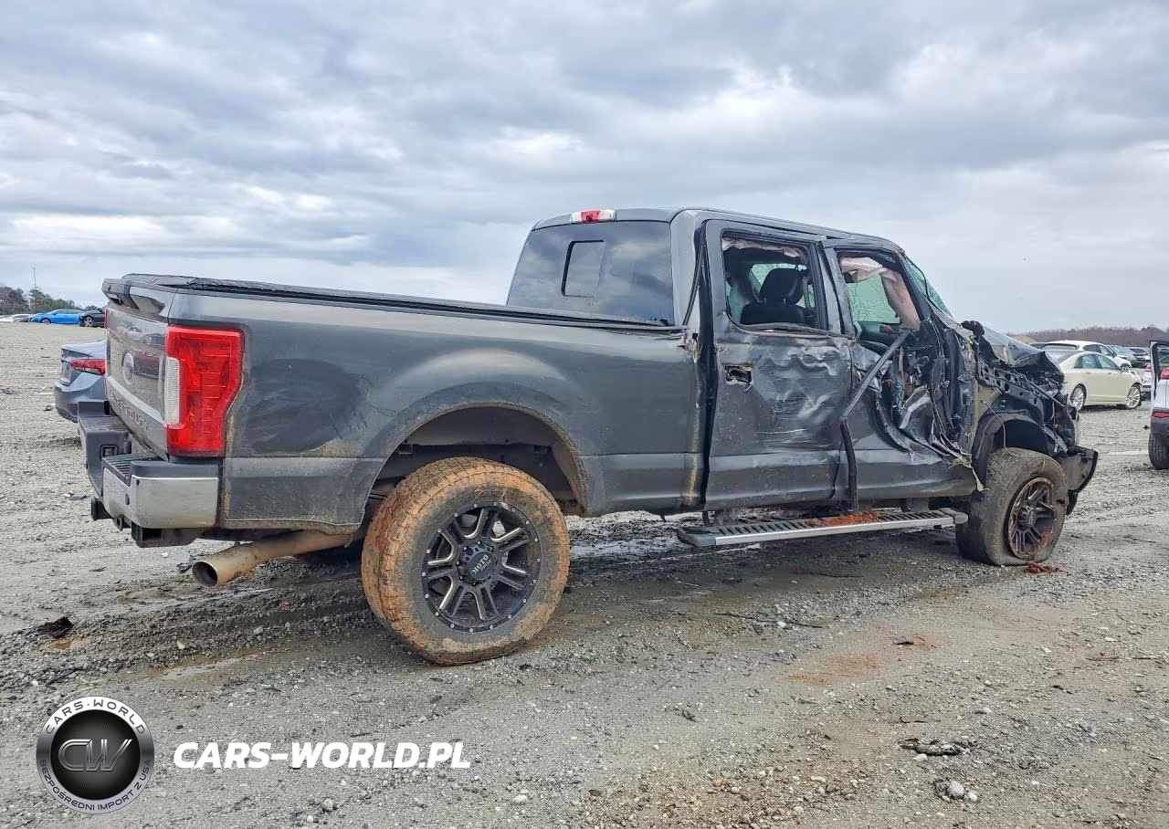 2018 Ford F250 Super Duty VIN:1FT7W2B63JEB33821 - 3