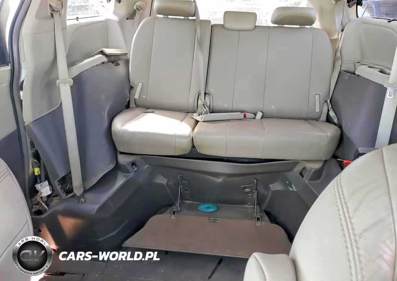 2015 Toyota Sienna Xle 8-Passenger VIN:5TDYK3DC2FS667984 - 10