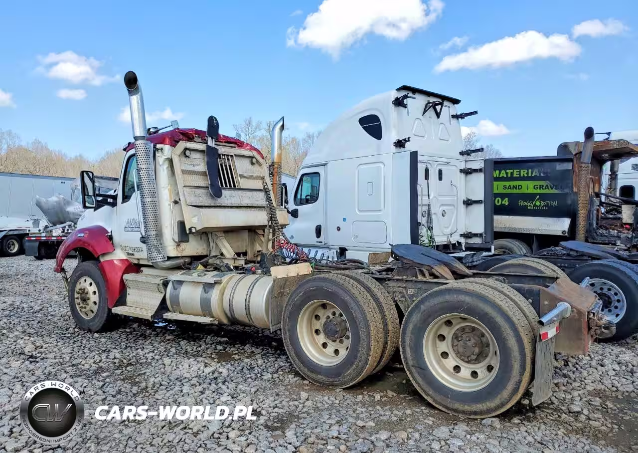 2016 Kenworth T880 Semi Truck VIN:1XKZD40X1GJ483460 - 3