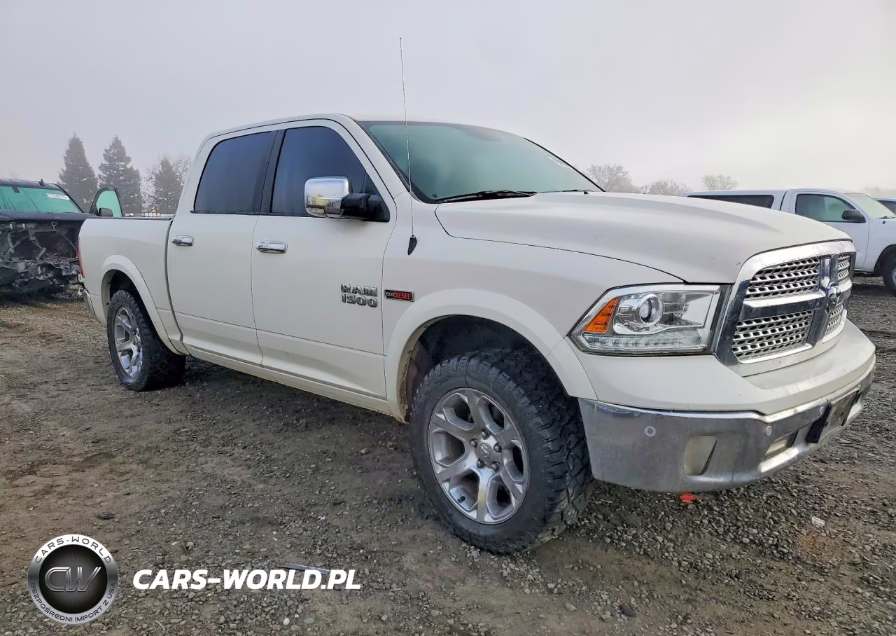 2018 Ram 1500 Laramie VIN:1C6RR7NM7JS354371 - 4