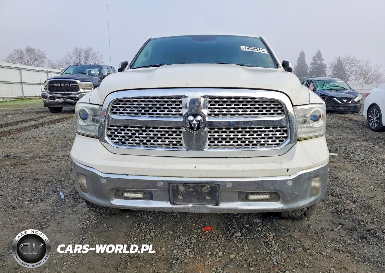 2018 Ram 1500 Laramie VIN:1C6RR7NM7JS354371 - 5