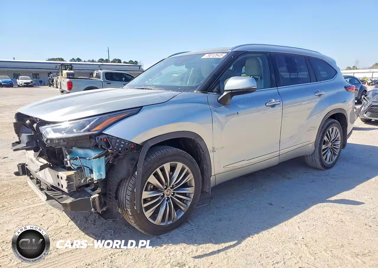 2021 Toyota Highlander Hybrid Platinum