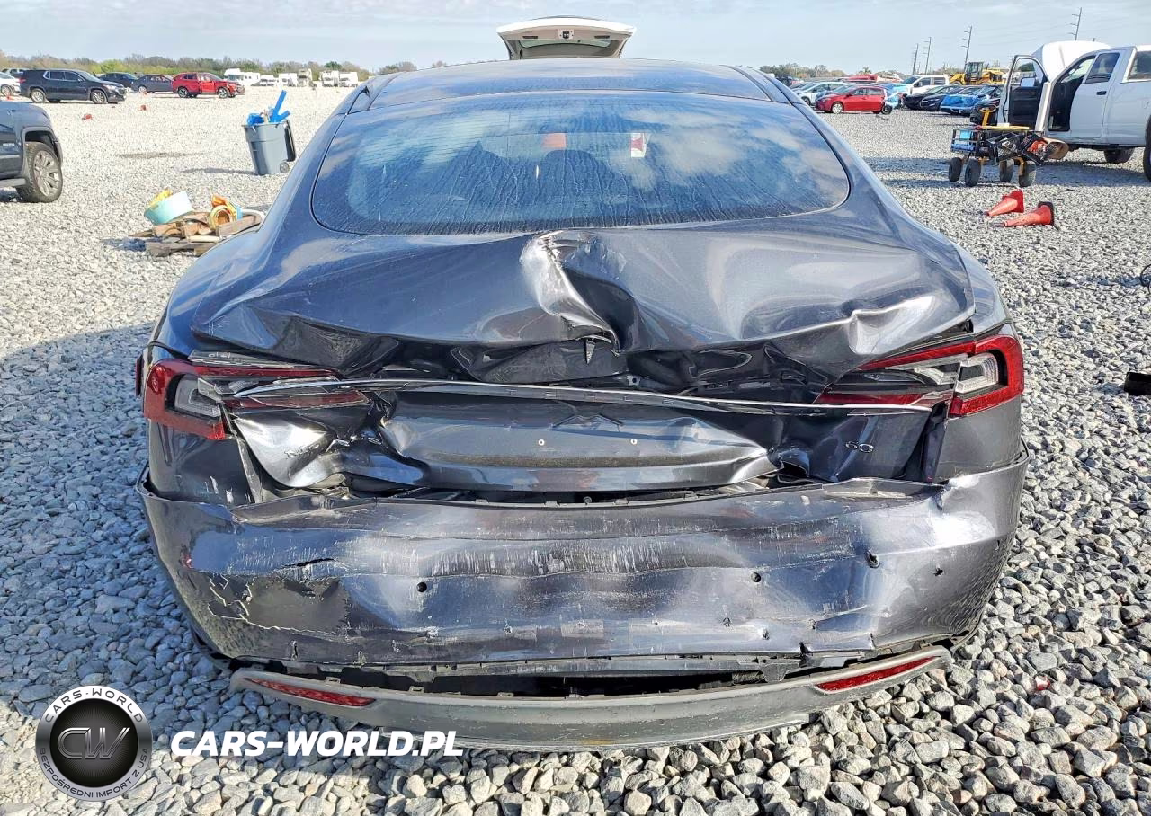 2015 Tesla Model S 60 VIN:5YJSA1S11FF081165 - 6
