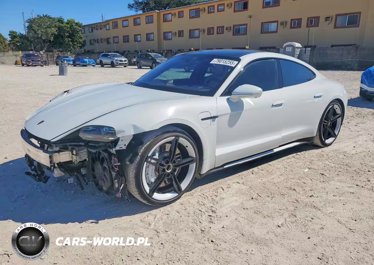 Główne zdjęcie 2021 Porsche Taycan Turbo