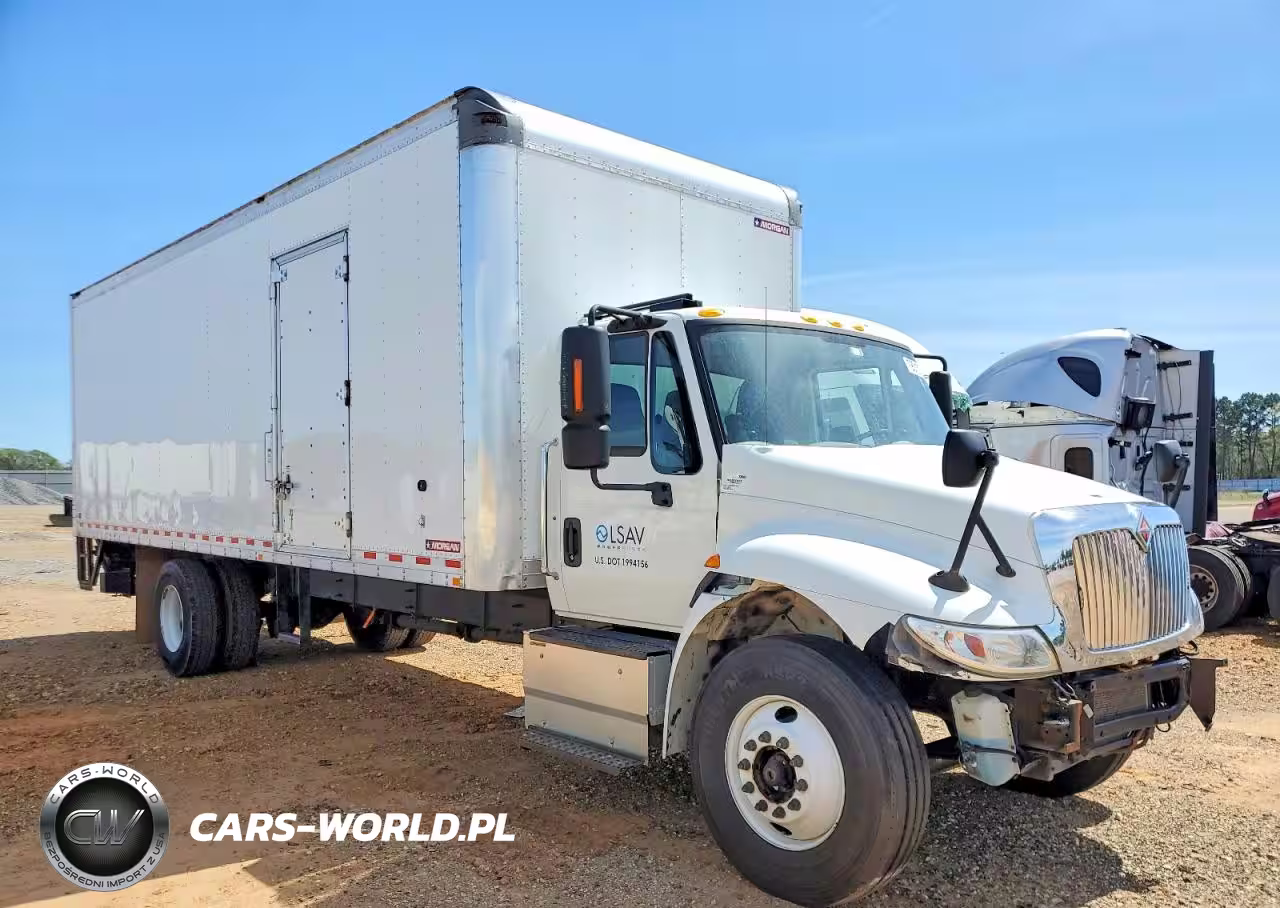 2017 International 4300 Box Truck