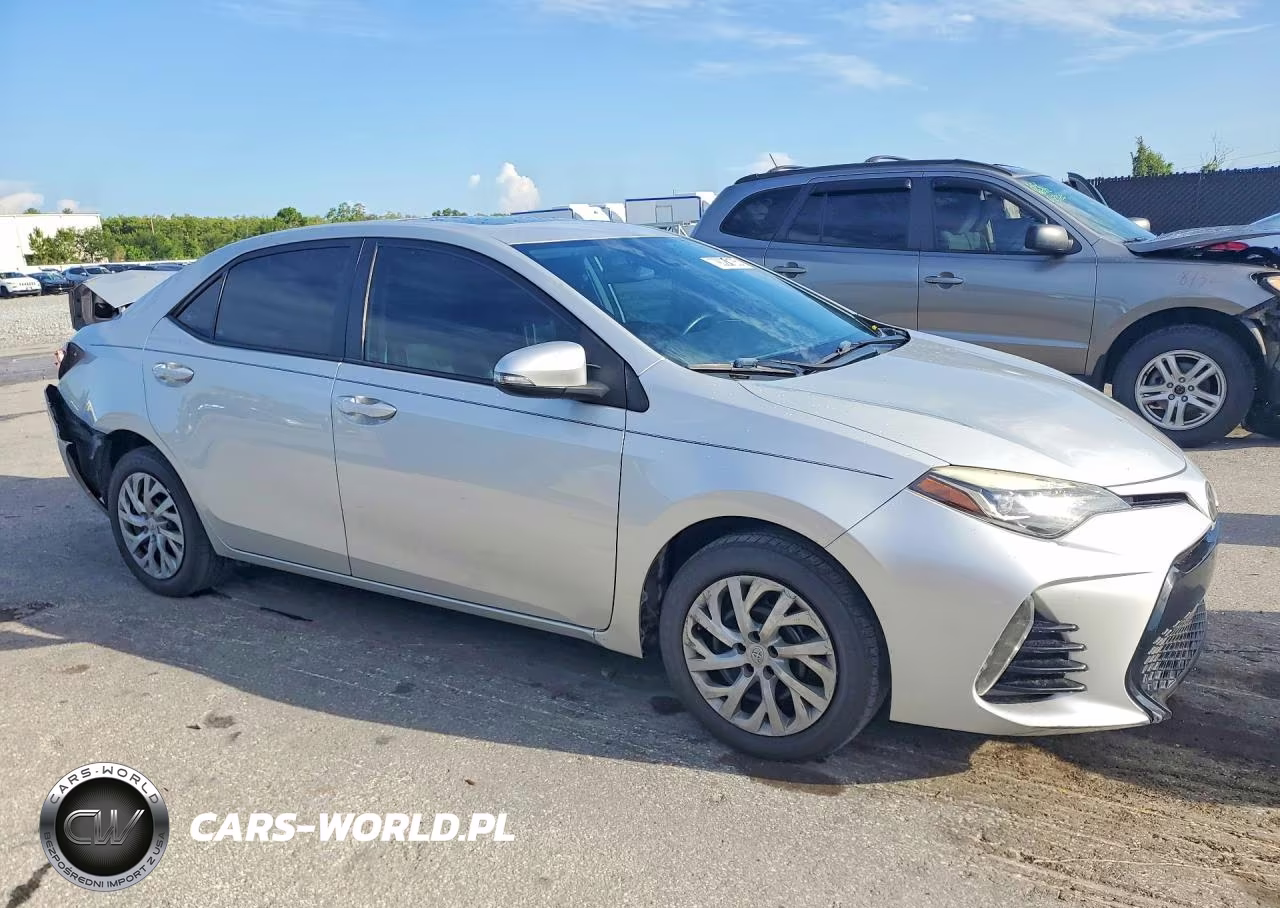 2018 Toyota Corolla Se VIN:5YFBURHE0JP837551 - 4