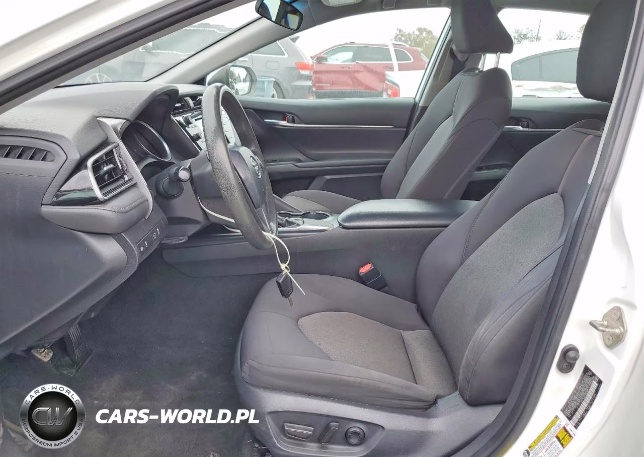 2020 Toyota Camry Le VIN:4T1C11AK7LU306329 - 7