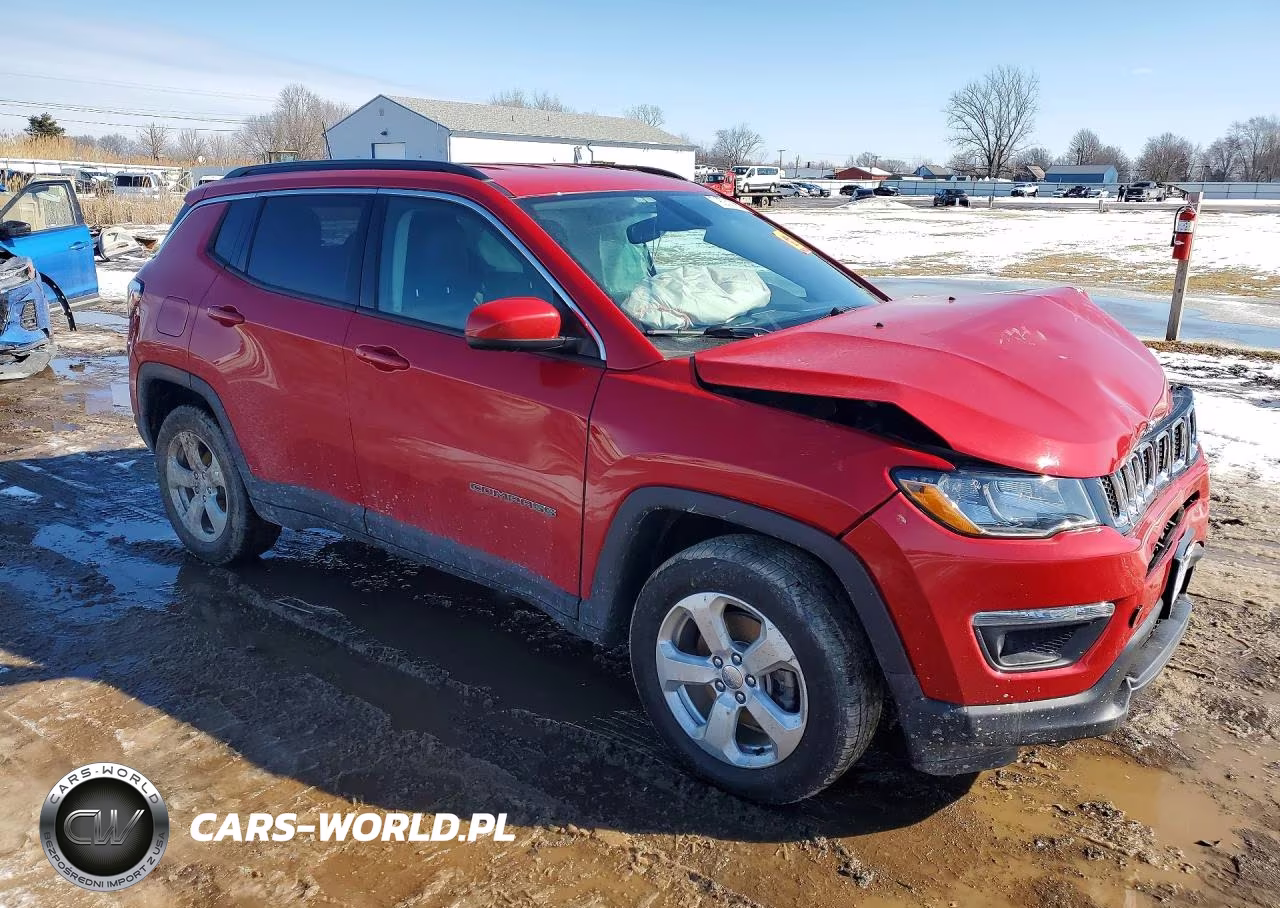 2019 Jeep Compass Latitude VIN:3C4NJDBB2KT641410 - 4
