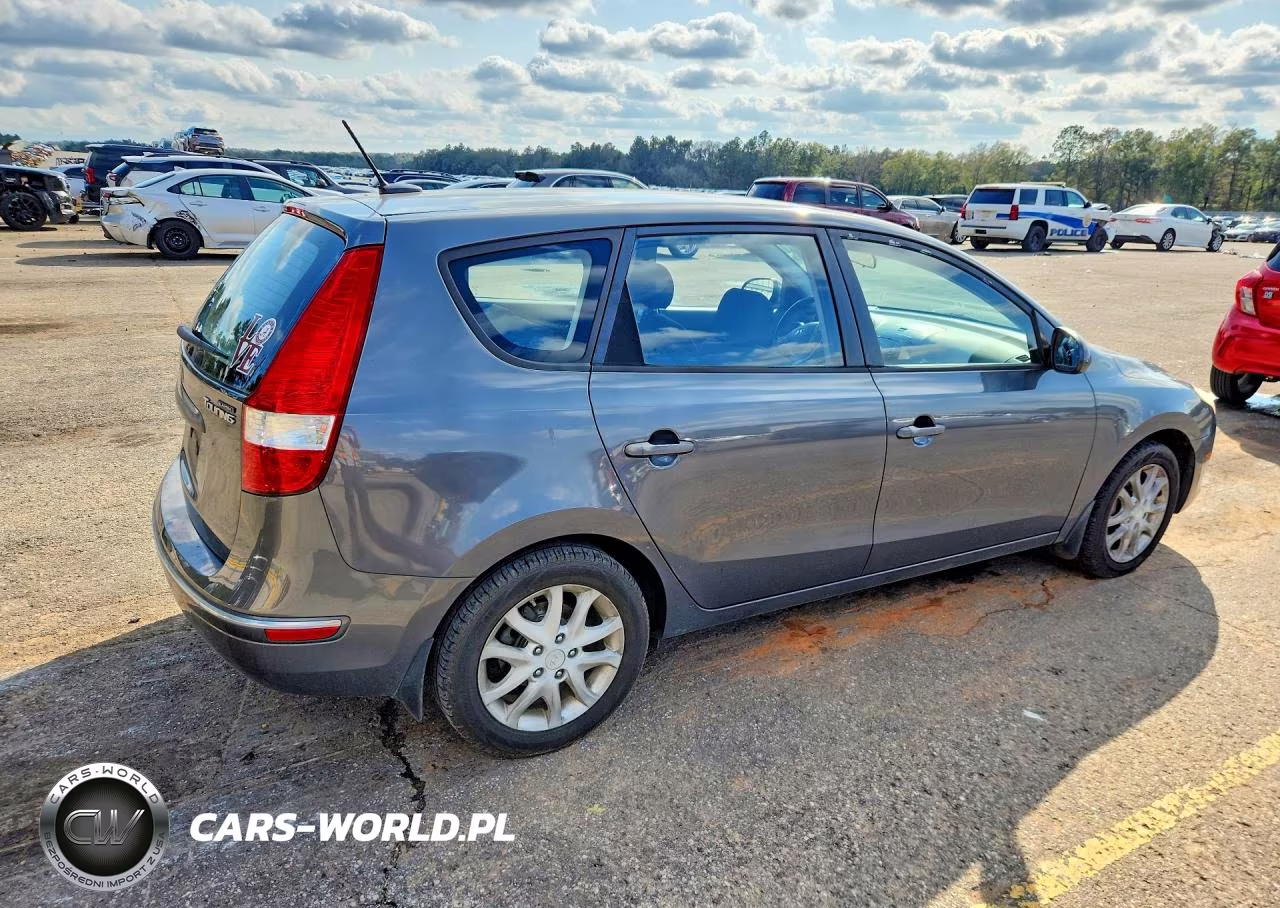 2009 Hyundai Elantra Touring VIN:KMHDC86E89U032996 - 3